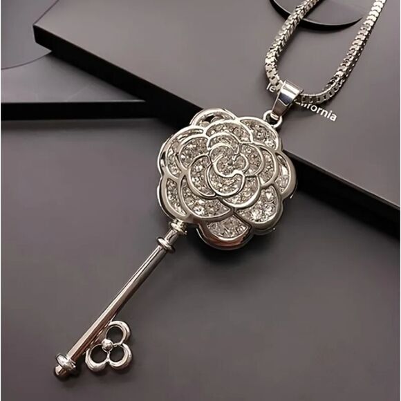 Silver Plated Key Pendant Necklace - Picture 1 of 5